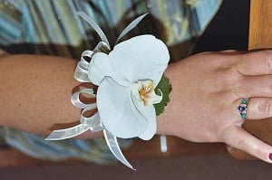 how to make an orchid corsage